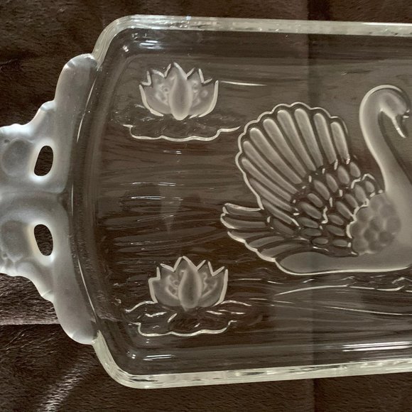 VINTAGE MIKASA WALTHER CRYSTAL GLASS TRAY WITH SWANS & LILY PADS, EUC/LIKE NEW - Picture 3 of 5